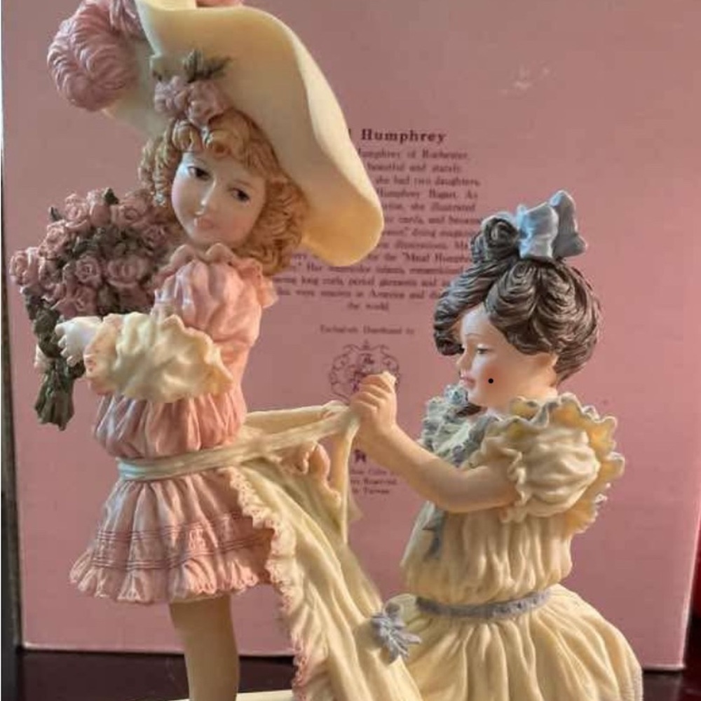 Vintage 1990 playing bridesmaid figurine by Maud Humphrey Bogart. Limited